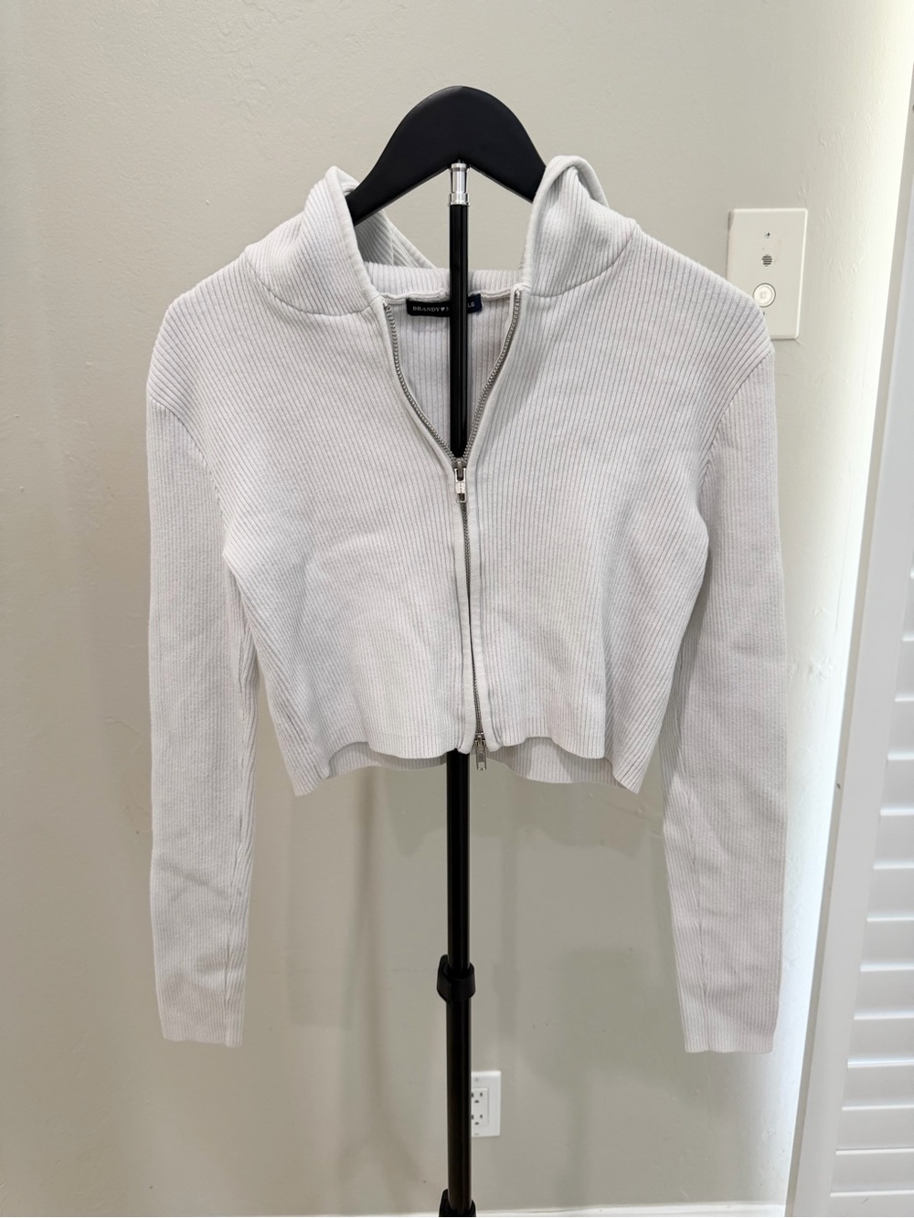 Brandy Melville Off White Grayish Ribbed Cropped Zip Up Hoodie